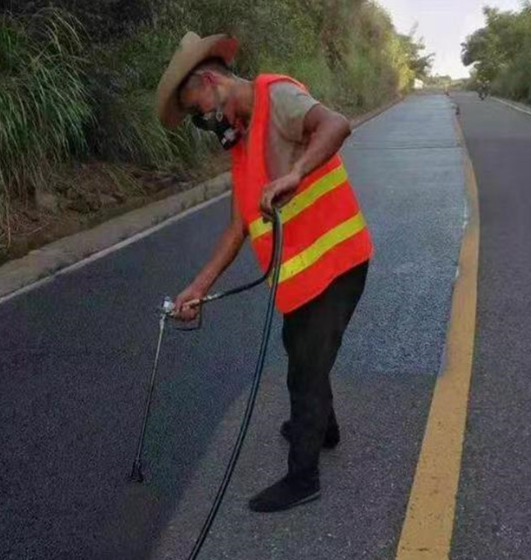 海北路面喷涂翻新彩色步道施工方案