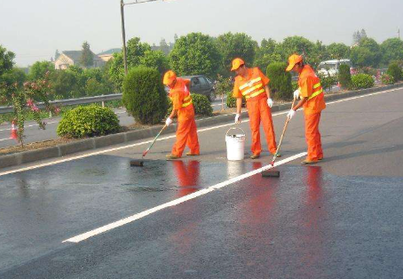 海北 彩色路面喷漆维修改色的使用寿命有多长？